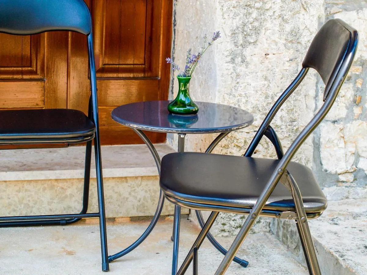 Apartments Heraki Sveti Lovreč Pazenatički