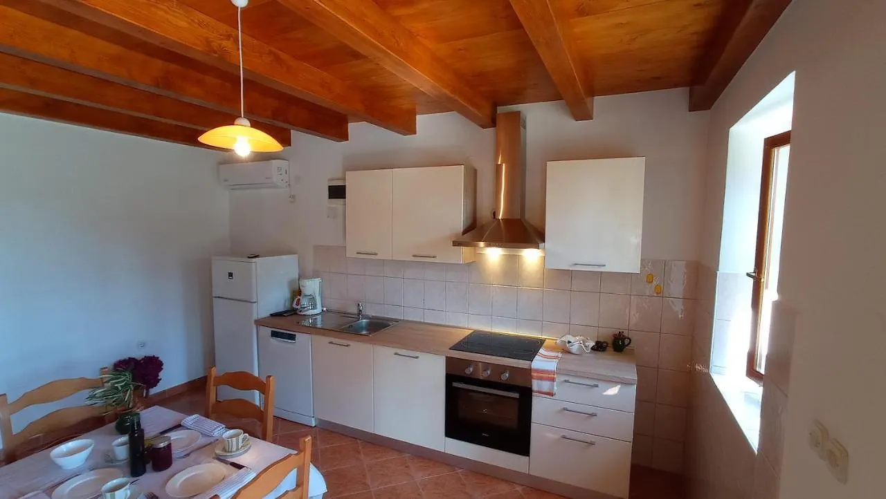 Apartments Heraki Sveti Lovreč Pazenatički